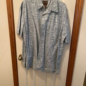 Men’s large St. John’s Bay shirt